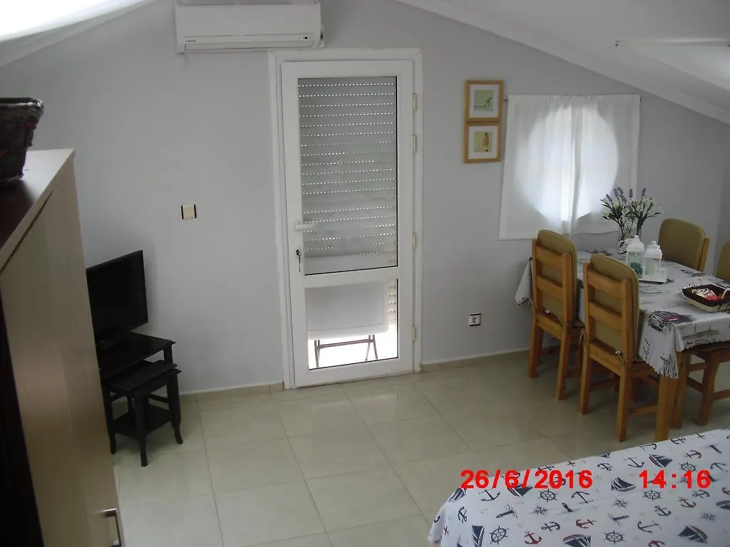Gaby Apartment 쿠사다시